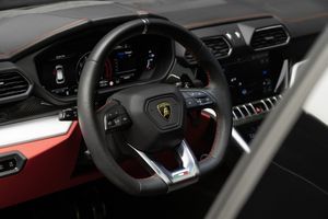 Lamborghini Urus bild 15