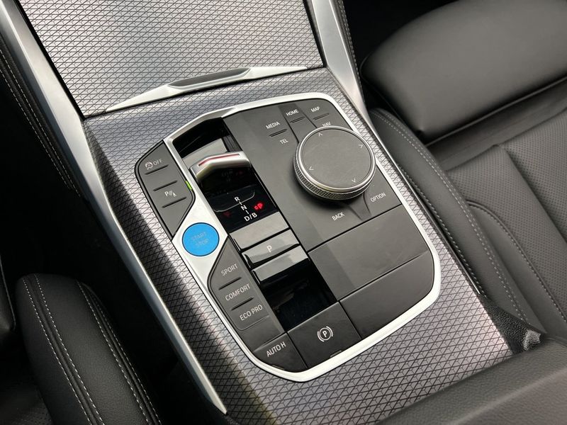BMW i4 bild 27