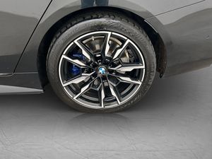 BMW i4 bild 35