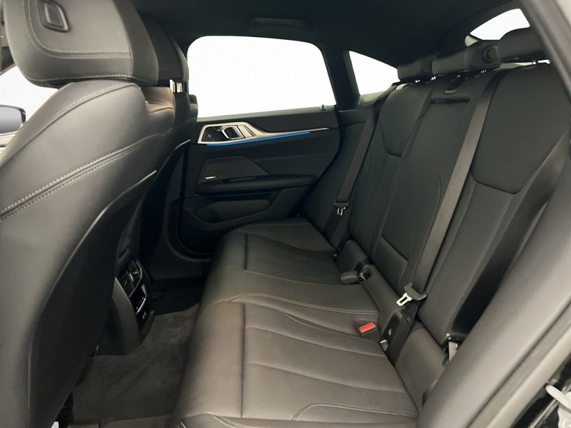 BMW i4 bild 30