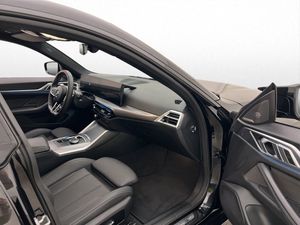 BMW i4 bild 28