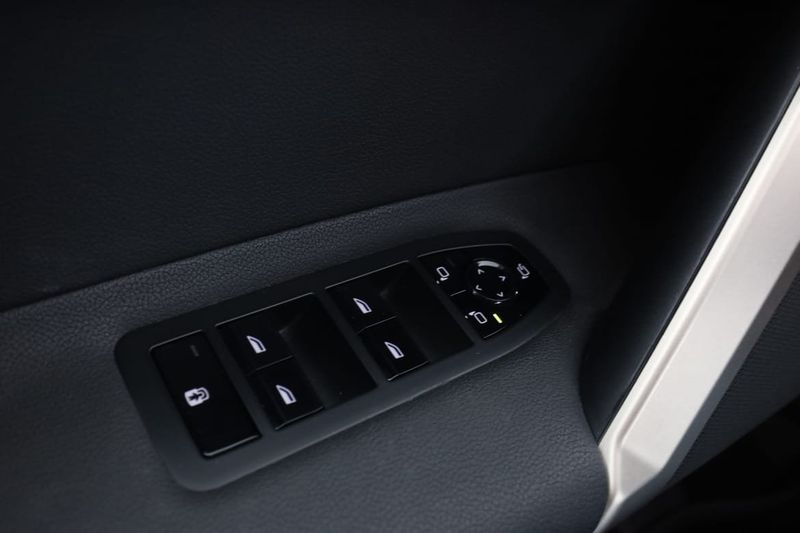 BMW iX bild 38