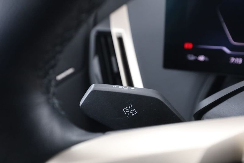 BMW iX bild 36