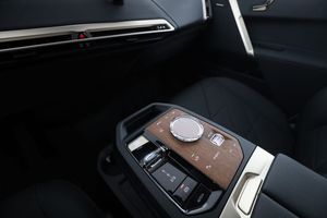 BMW iX bild 26