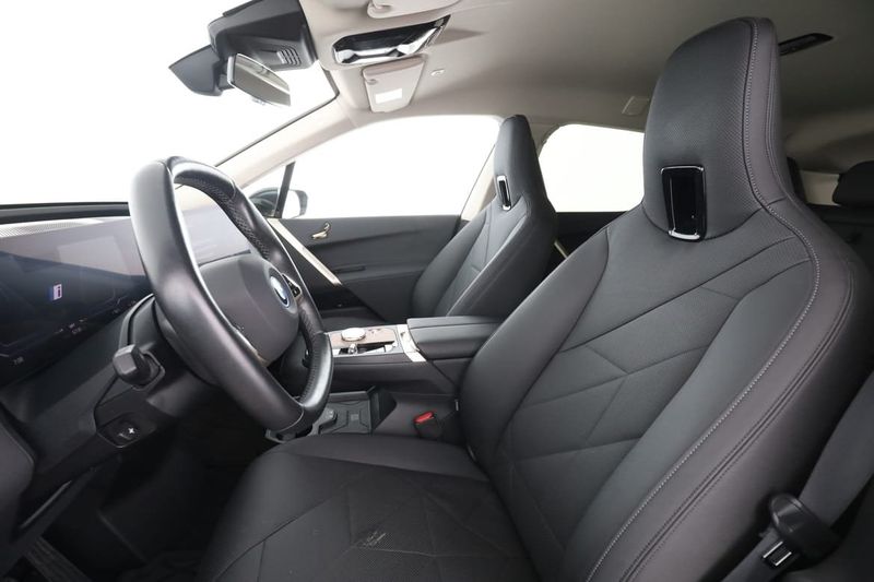 BMW iX bild 11