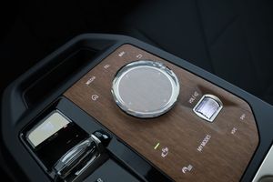 BMW iX bild 30