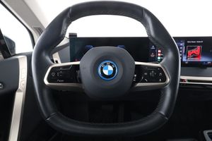 BMW iX bild 19
