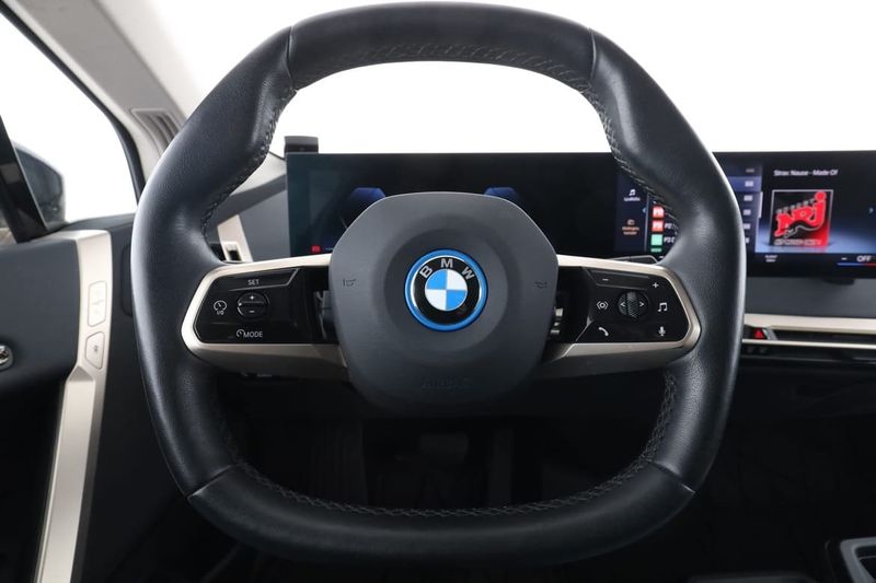 BMW iX bild 19