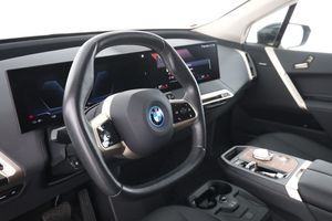 BMW iX bild 12
