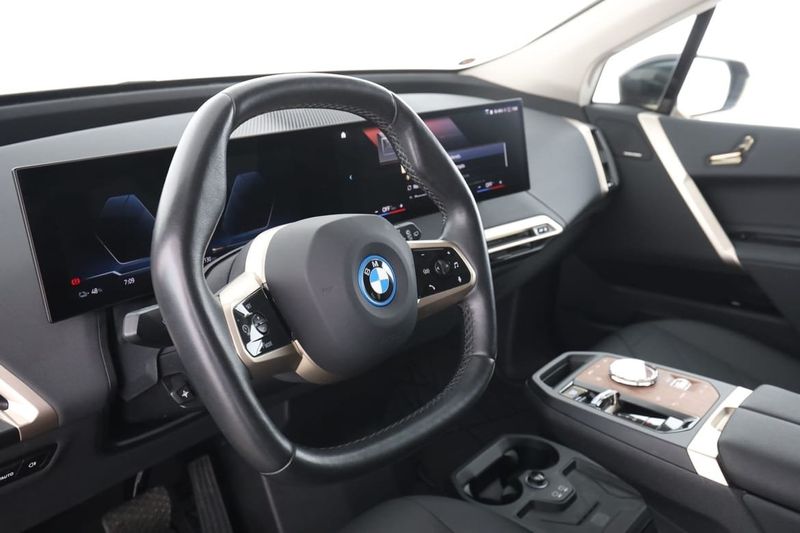 BMW iX bild 12