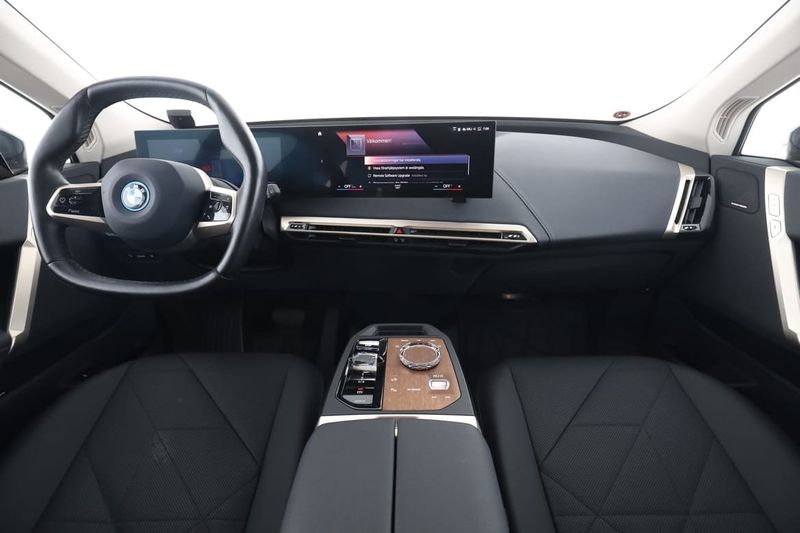 BMW iX bild 13