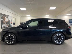 BMW iX bild 2