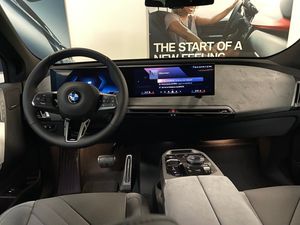 BMW iX bild 5