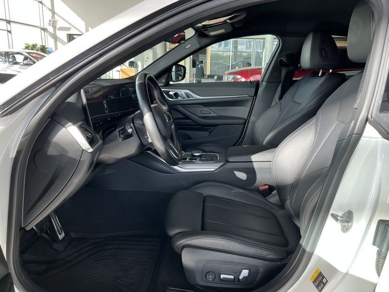 BMW i4 bild 5