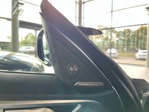 BMW i4 bild 9