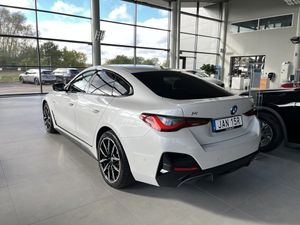 BMW i4 bild 14