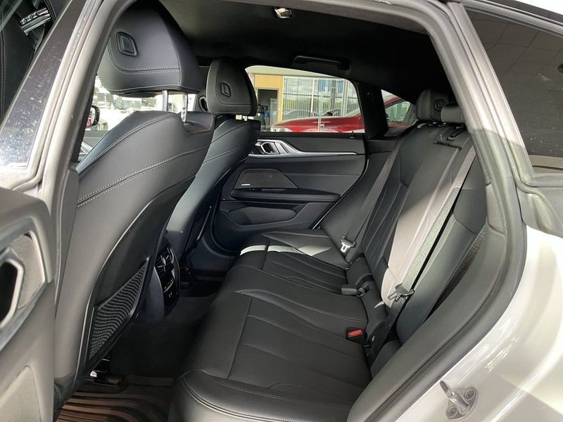 BMW i4 bild 12