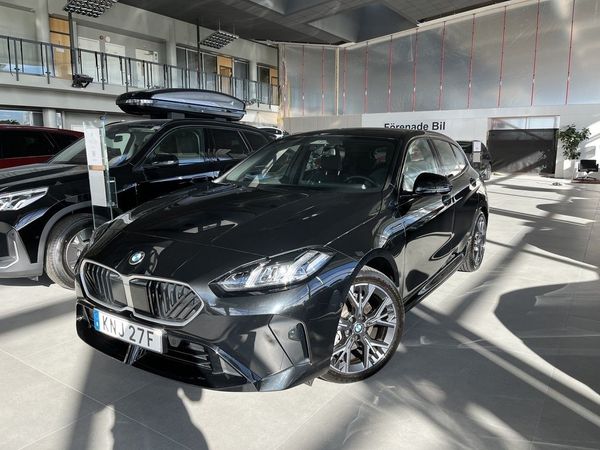 BMW 120 M Sport 18" Rattvärme Park/Drive Assist - 2026