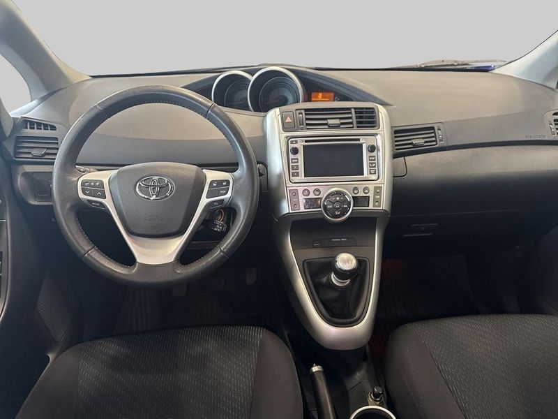 Toyota Verso bild 9