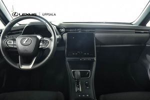 Lexus LBX bild 8