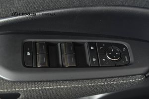 Lexus LBX bild 10