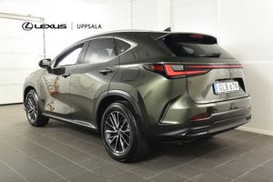 Lexus NX bild 2