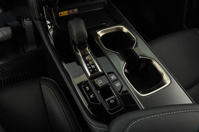 Lexus NX bild 13