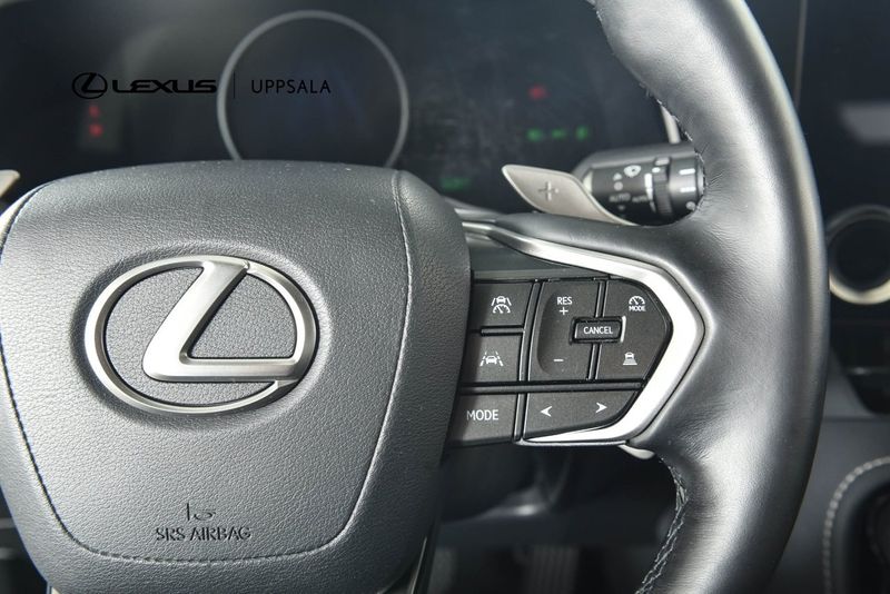 Lexus NX bild 14