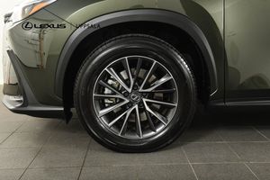 Lexus NX bild 18