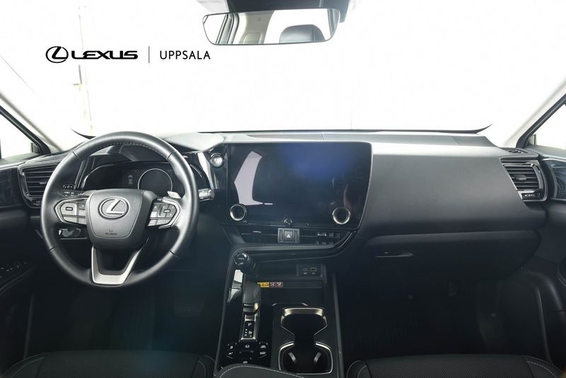Lexus NX bild 8