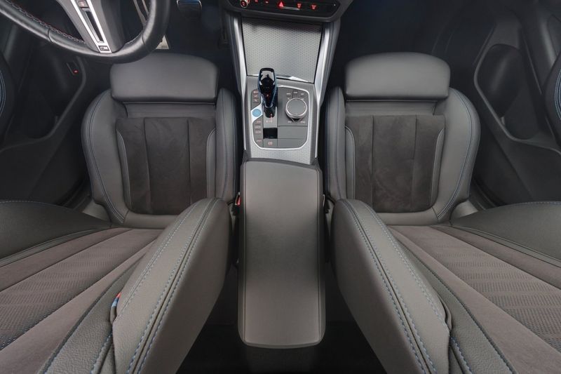 BMW i4 bild 14
