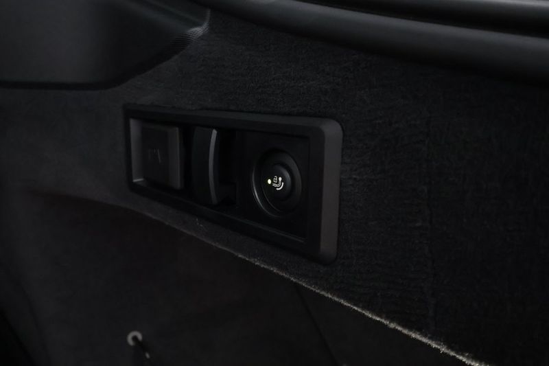 BMW i4 bild 28