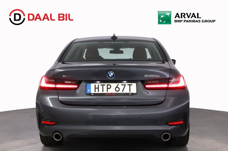 BMW 330 bild 7