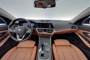 BMW 330 bild 13