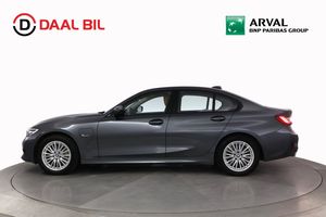 BMW 330 bild 9