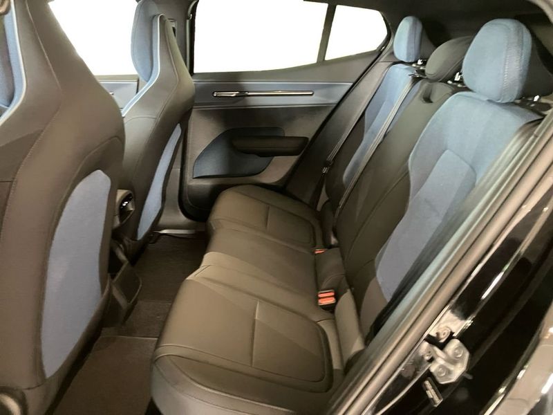 Volvo EX30 bild 6
