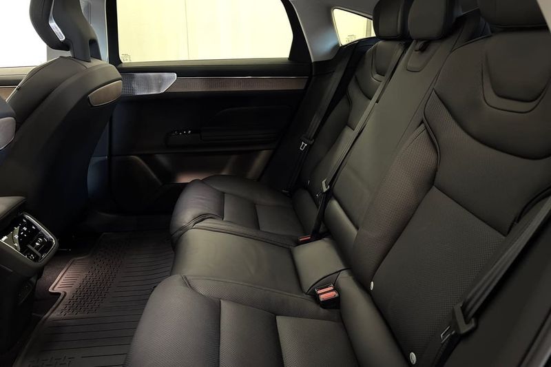 Volvo ES90 bild 12