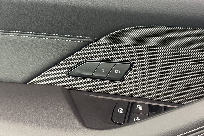 BMW i4 bild 16
