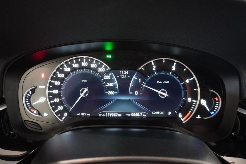 BMW 520 bild 10