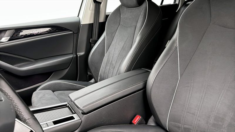 Volkswagen Passat bild 8