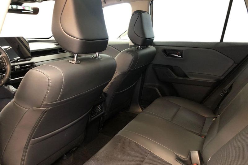 Toyota RAV4 bild 13