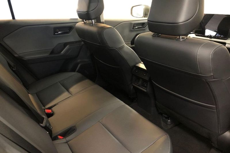 Toyota RAV4 bild 9