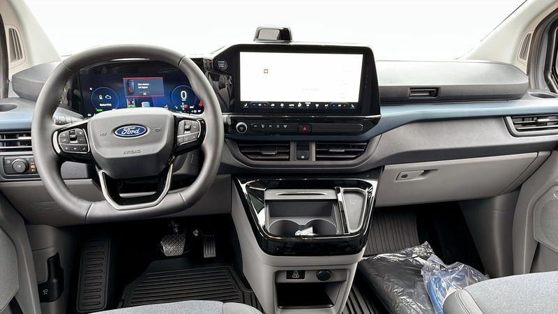 Ford Tourneo Custom bild 4