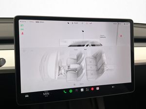 Tesla Model Y bild 30