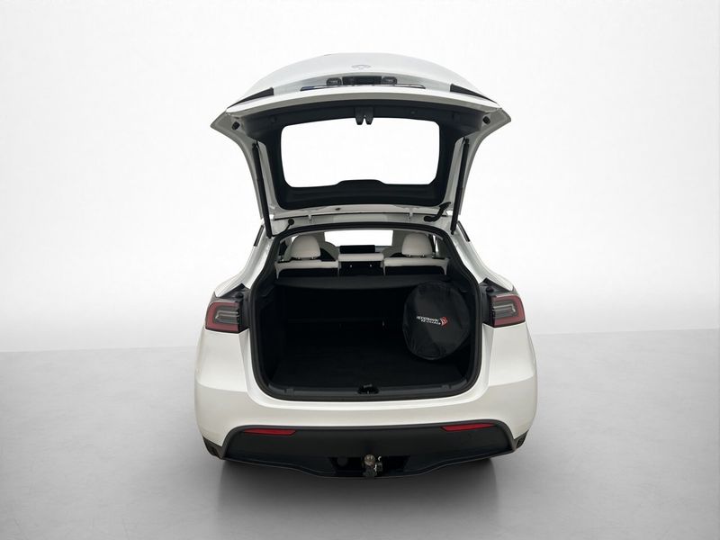 Tesla Model Y bild 12