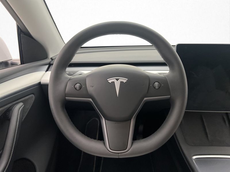 Tesla Model Y bild 19