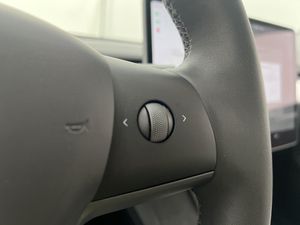 Tesla Model Y bild 21