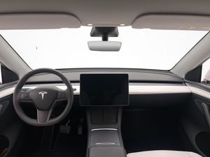 Tesla Model Y bild 18