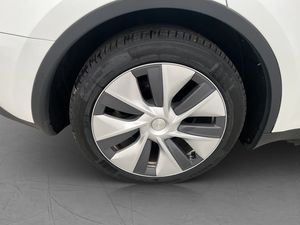 Tesla Model Y bild 33