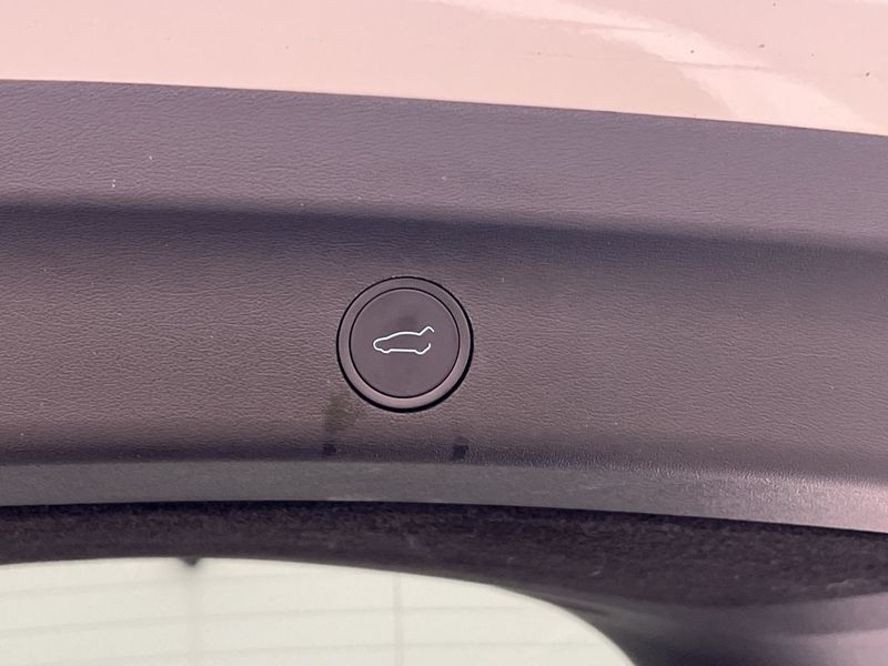 Tesla Model Y bild 13